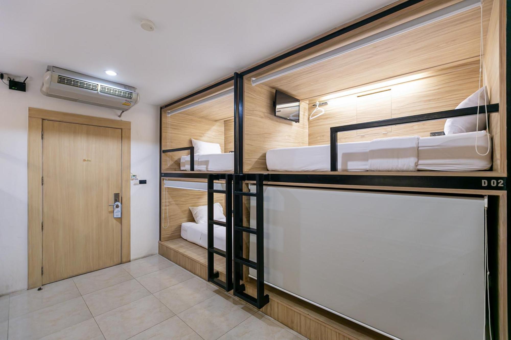 The Bedrooms Hostel Pattaya Exterior photo