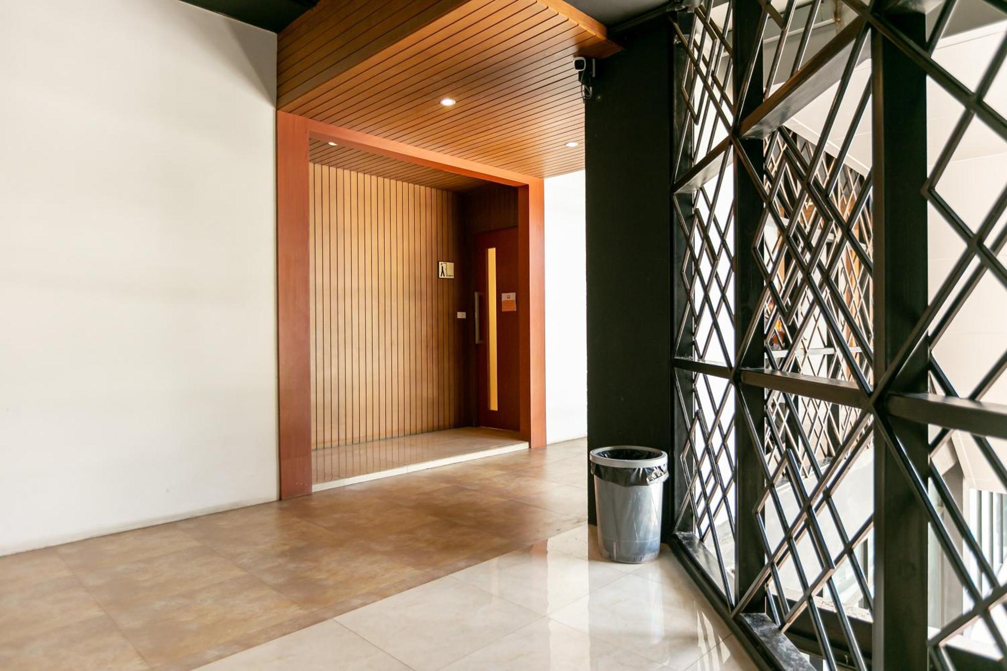 The Bedrooms Hostel Pattaya Exterior photo