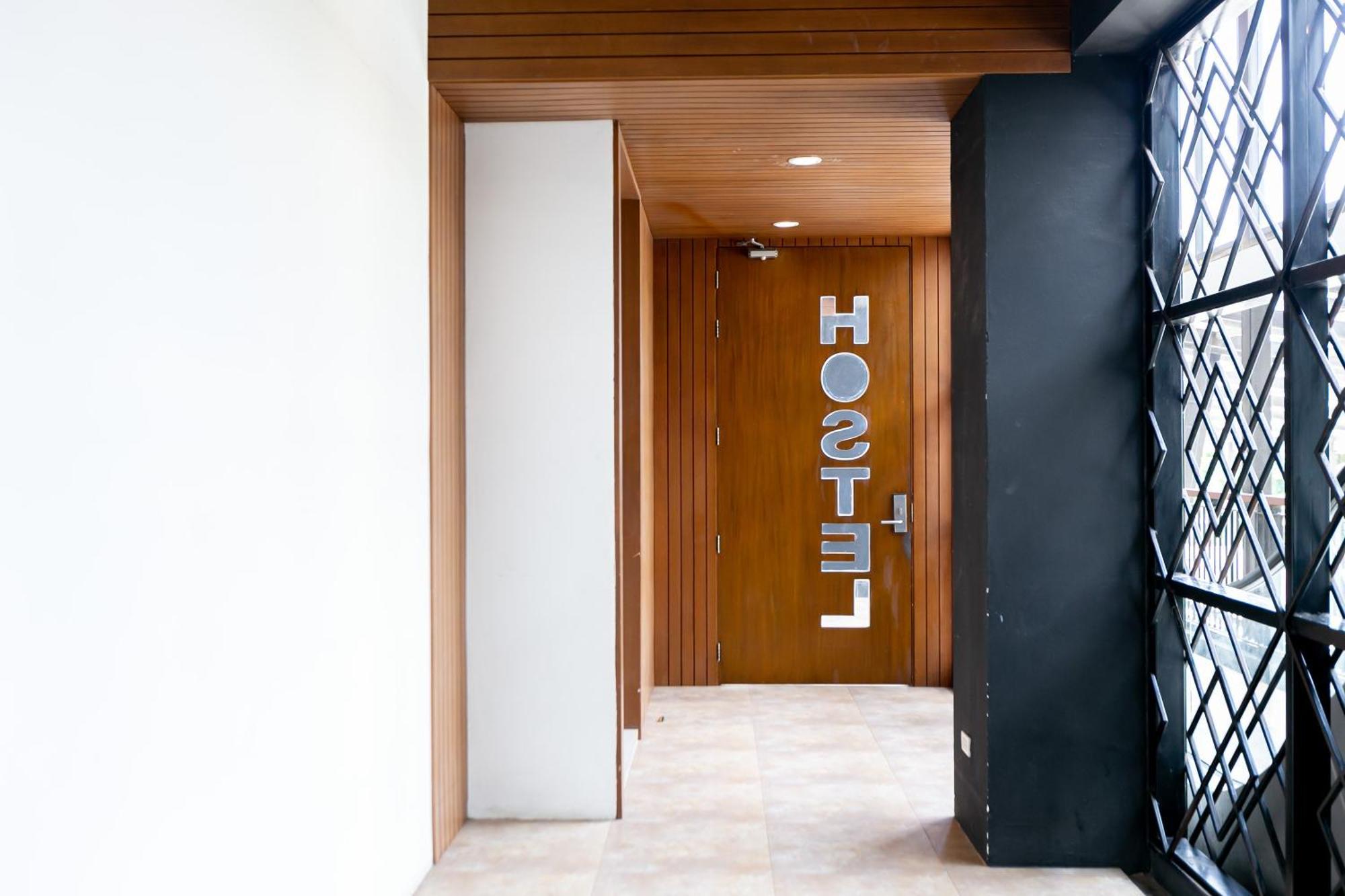 The Bedrooms Hostel Pattaya Exterior photo