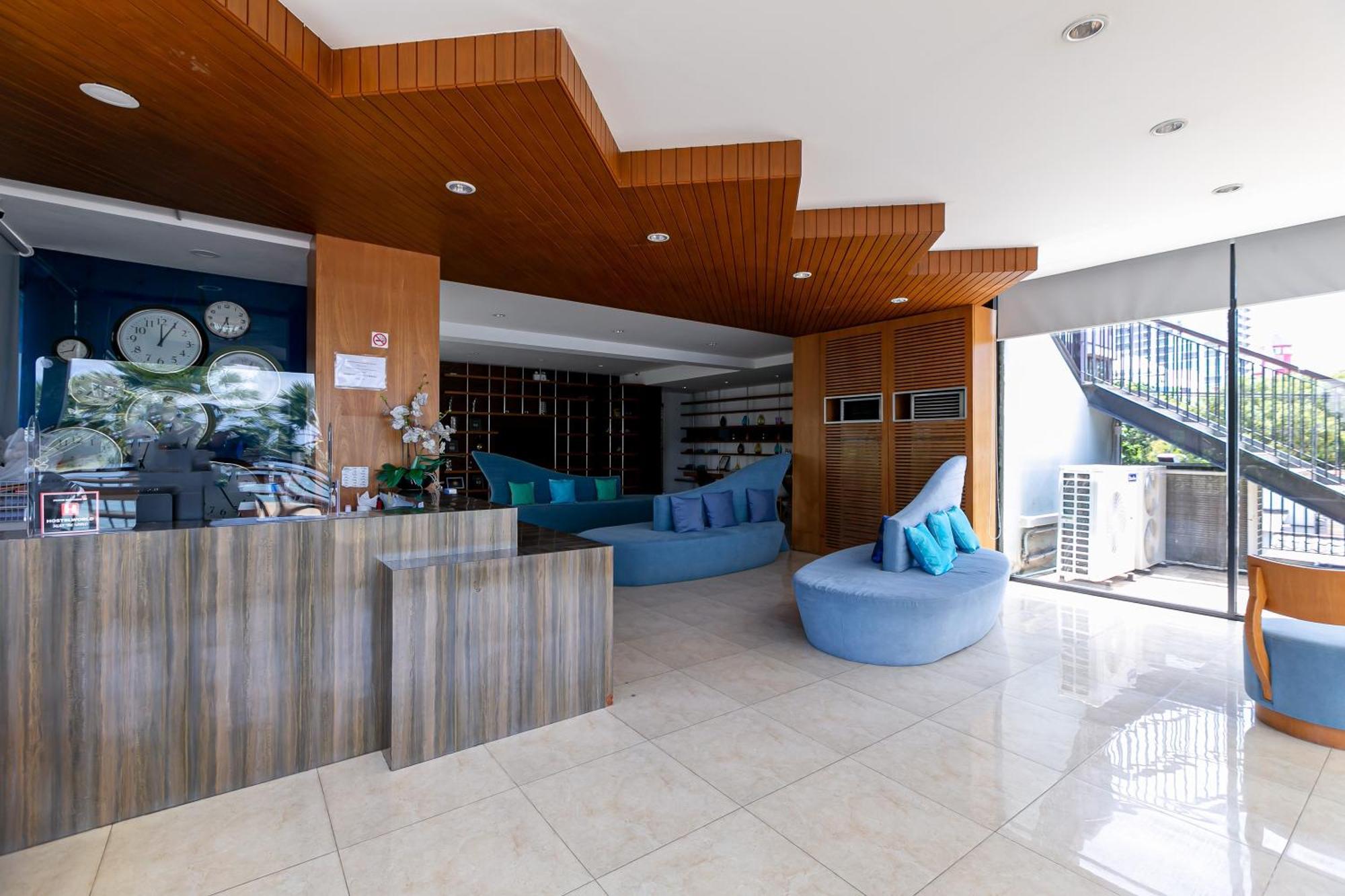 The Bedrooms Hostel Pattaya Exterior photo