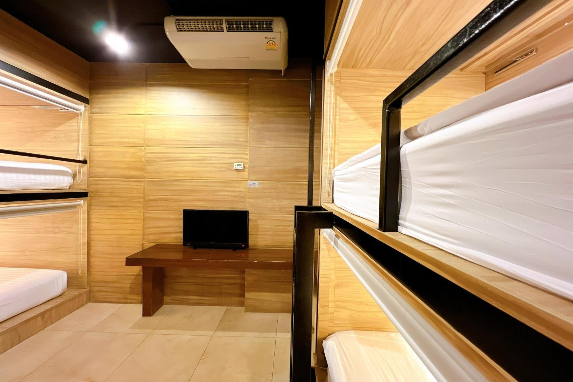 The Bedrooms Hostel Pattaya Exterior photo