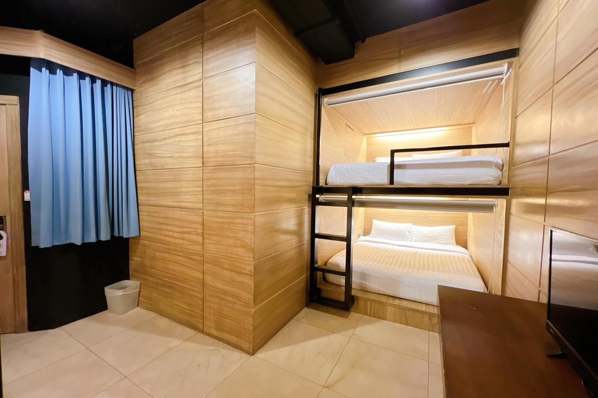 The Bedrooms Hostel Pattaya Exterior photo