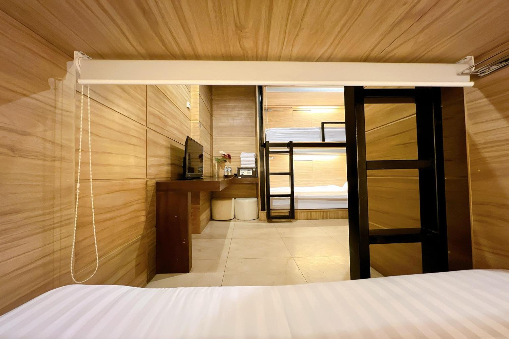 The Bedrooms Hostel Pattaya Exterior photo