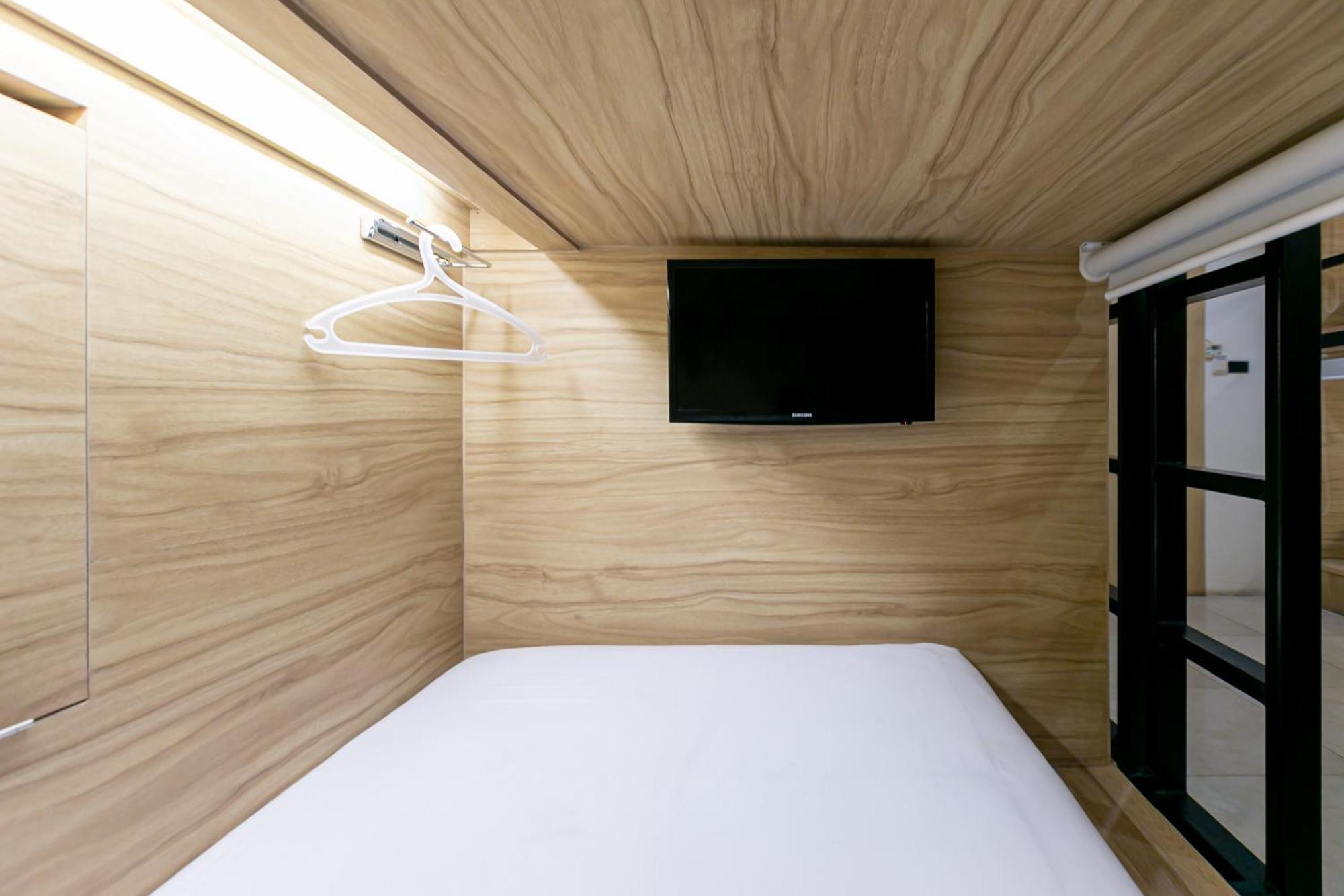 The Bedrooms Hostel Pattaya Exterior photo