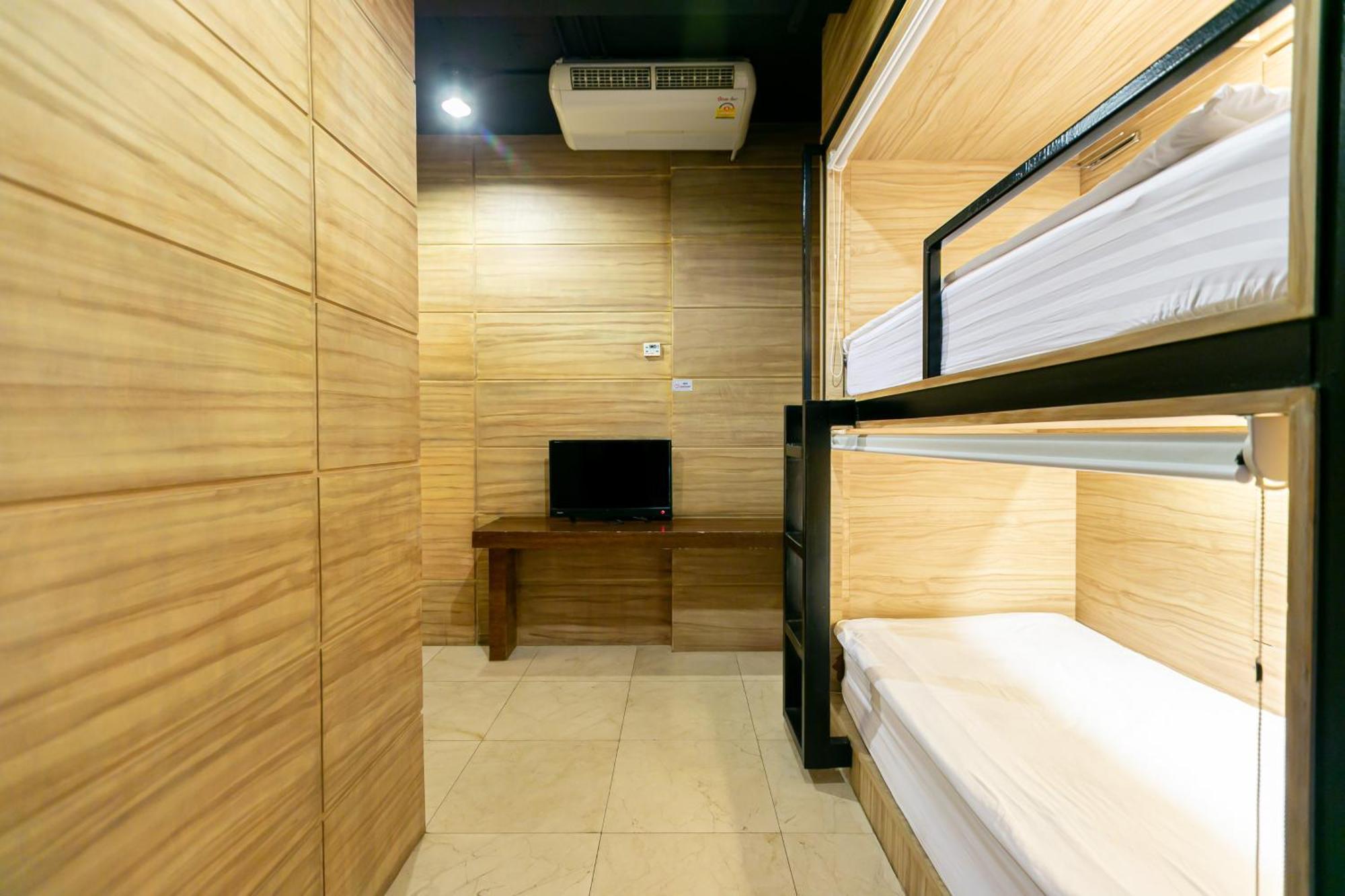 The Bedrooms Hostel Pattaya Exterior photo